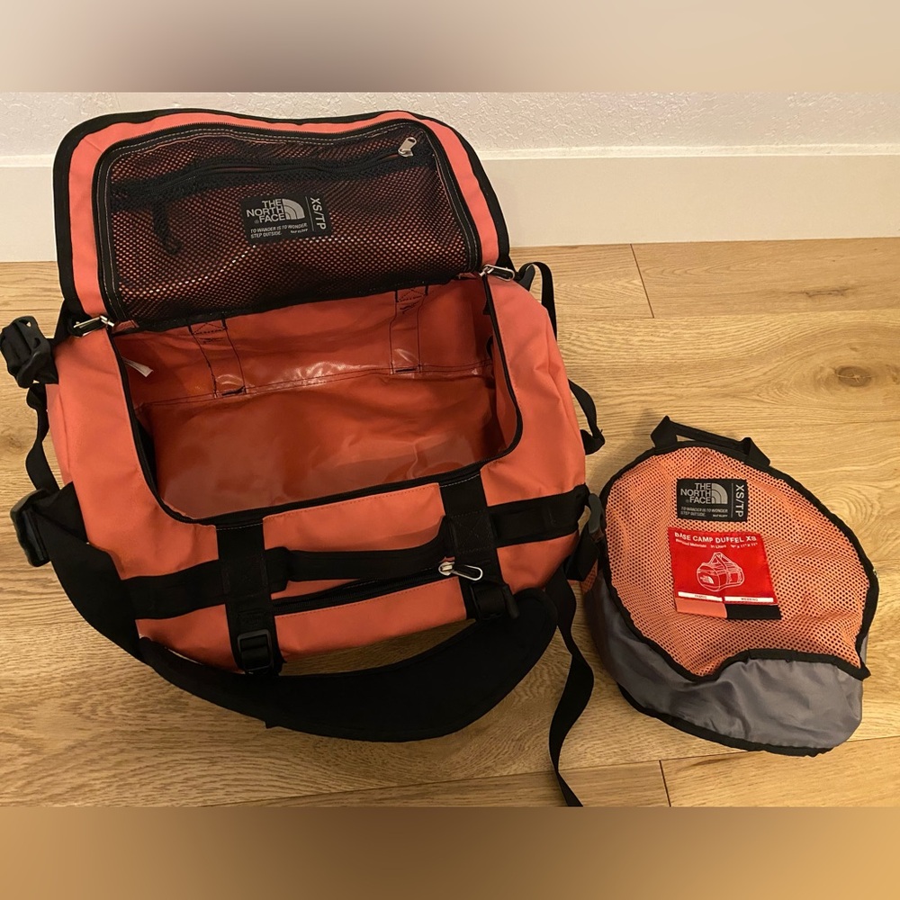 The North Face voyager backpack duffle bag XS - Picture 5 of 6